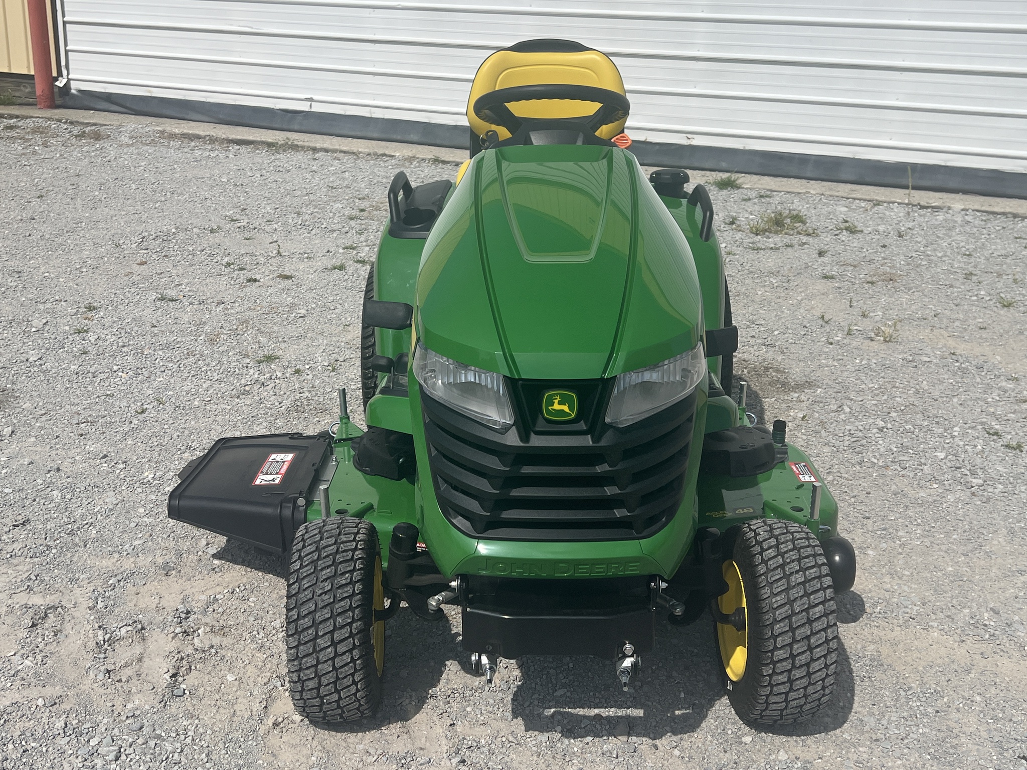 2024 John Deere X570 Image 8
