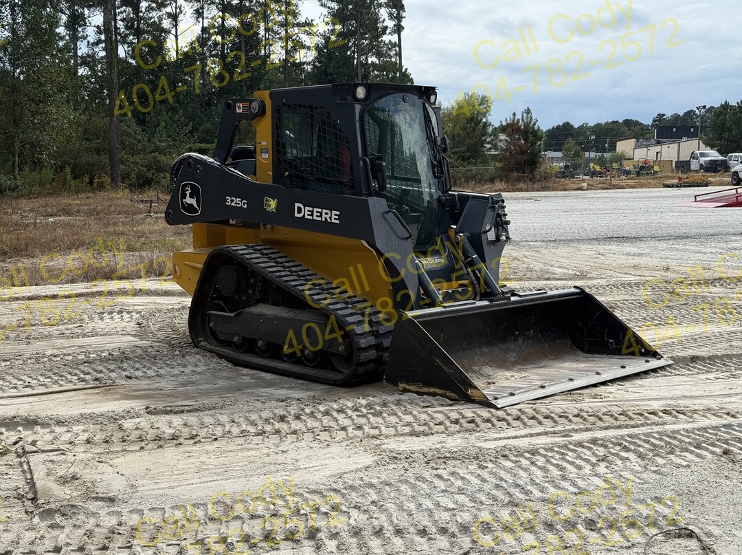 2022 John Deere 325G Image 3