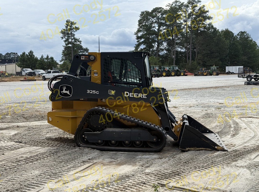 2022 John Deere 325G Image 4