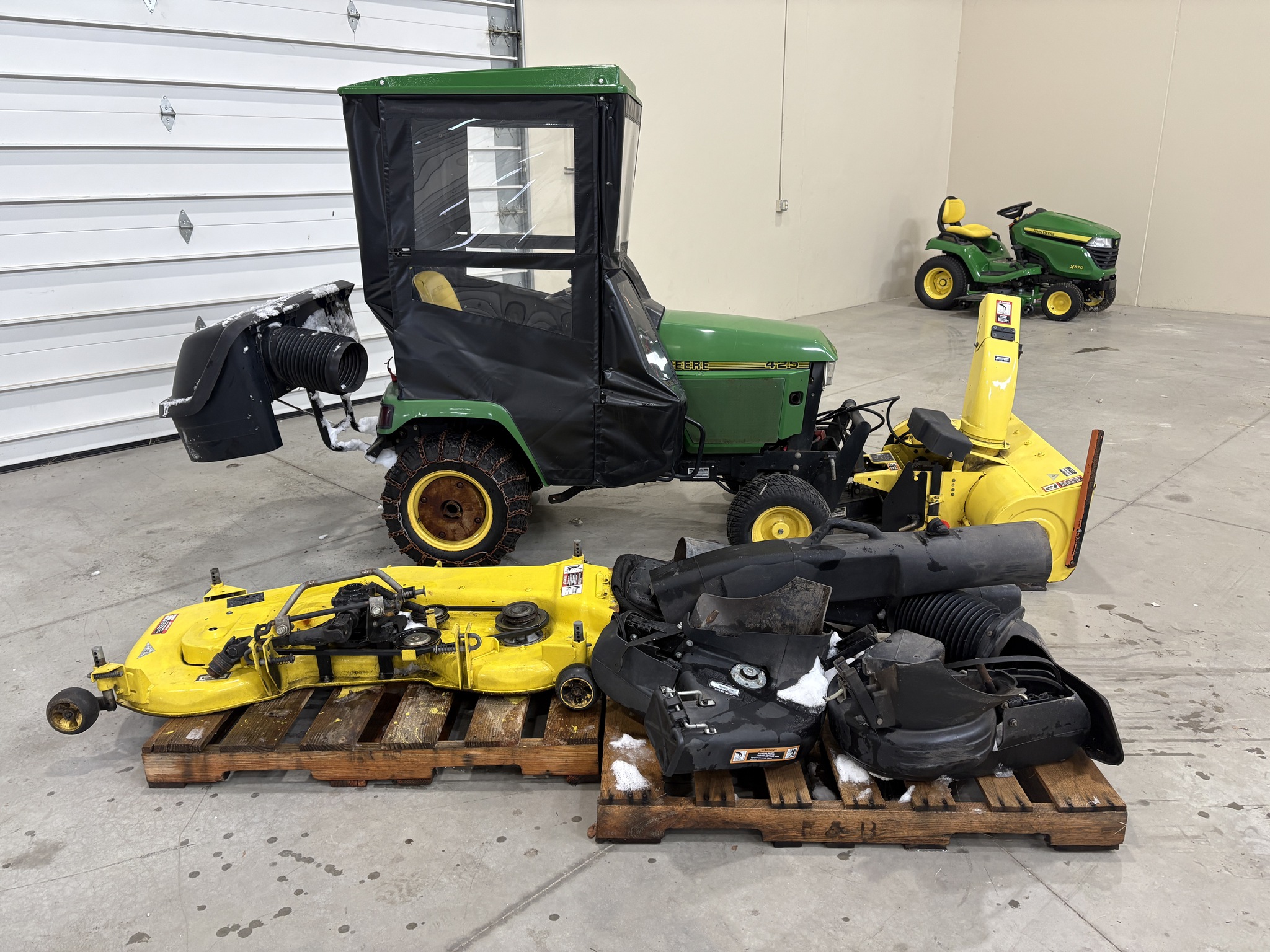 1996 John Deere 425 Image 2