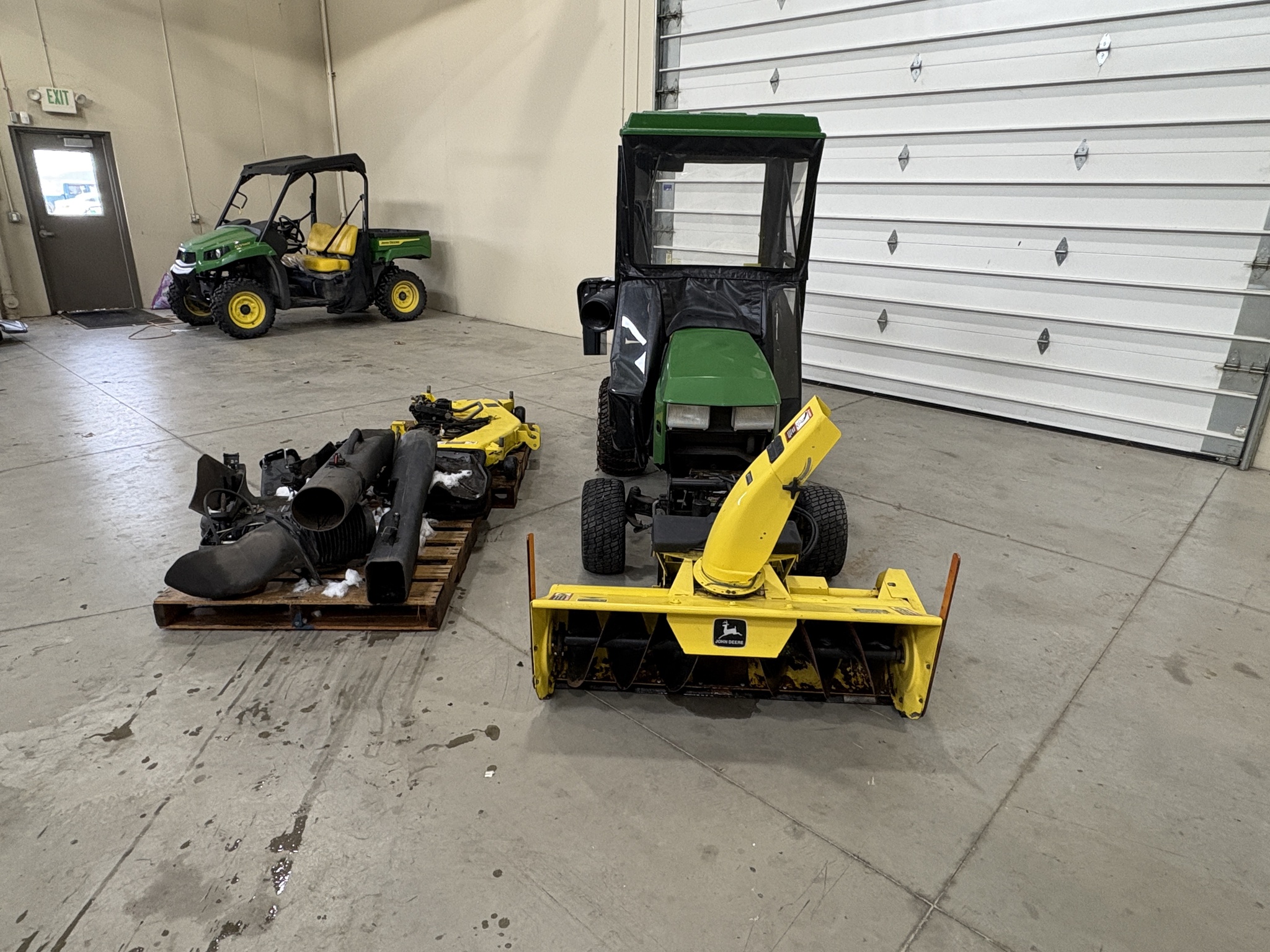 1996 John Deere 425 Image 8