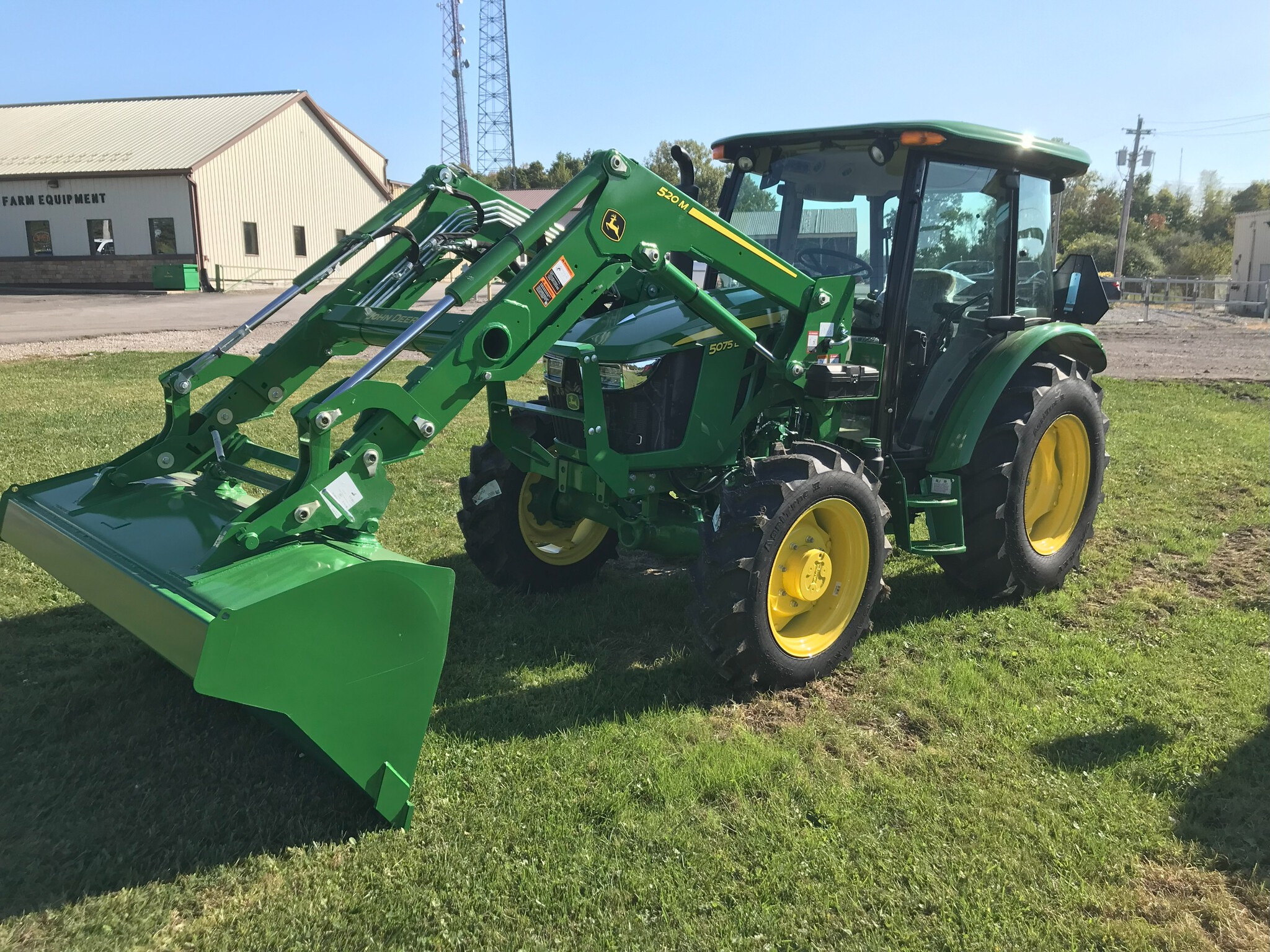 2025 John Deere 5075E Image 1
