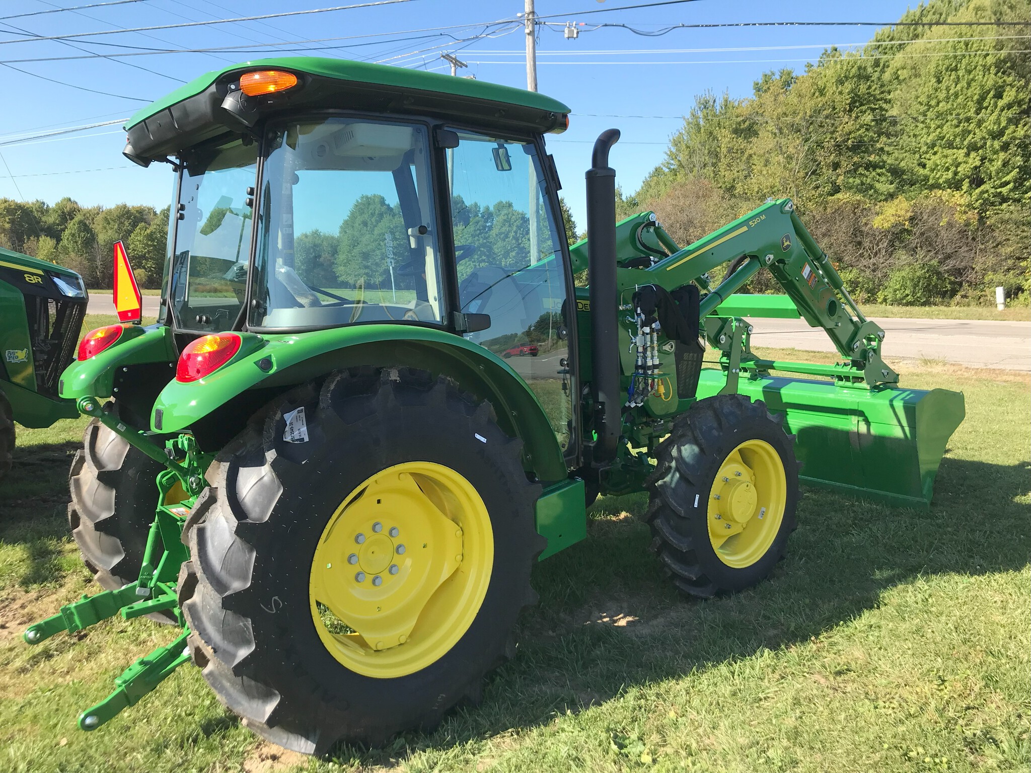 2025 John Deere 5075E Image 5