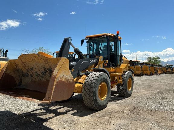 Photo of a 2022 John Deere 544P