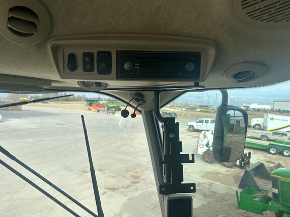 2015 John Deere S680 (30th thumbnail)