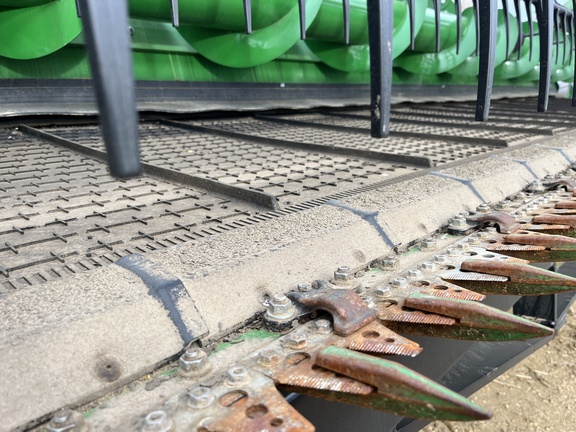 Used 2025 John Deere HDR 50 Combine Platforms at Horizon Ag & Turf in High Prairie, AB - Photo9