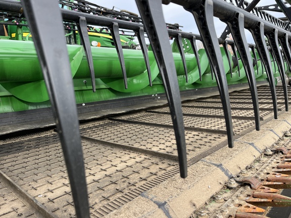 Used 2025 John Deere HDR 50 Combine Platforms at Horizon Ag & Turf in High Prairie, AB - Photo10