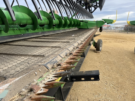 Used 2025 John Deere HDR 50 Combine Platforms at Horizon Ag & Turf in High Prairie, AB - Photo13