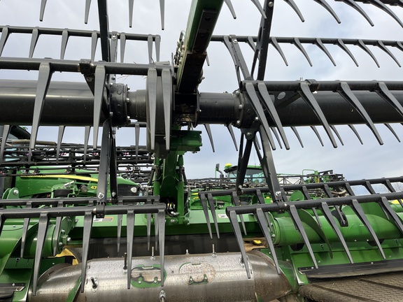 Used 2025 John Deere HDR 50 Combine Platforms at Horizon Ag & Turf in High Prairie, AB - Photo15