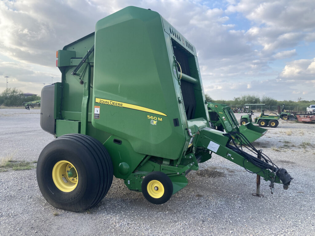 2018 John Deere 560M Image 2