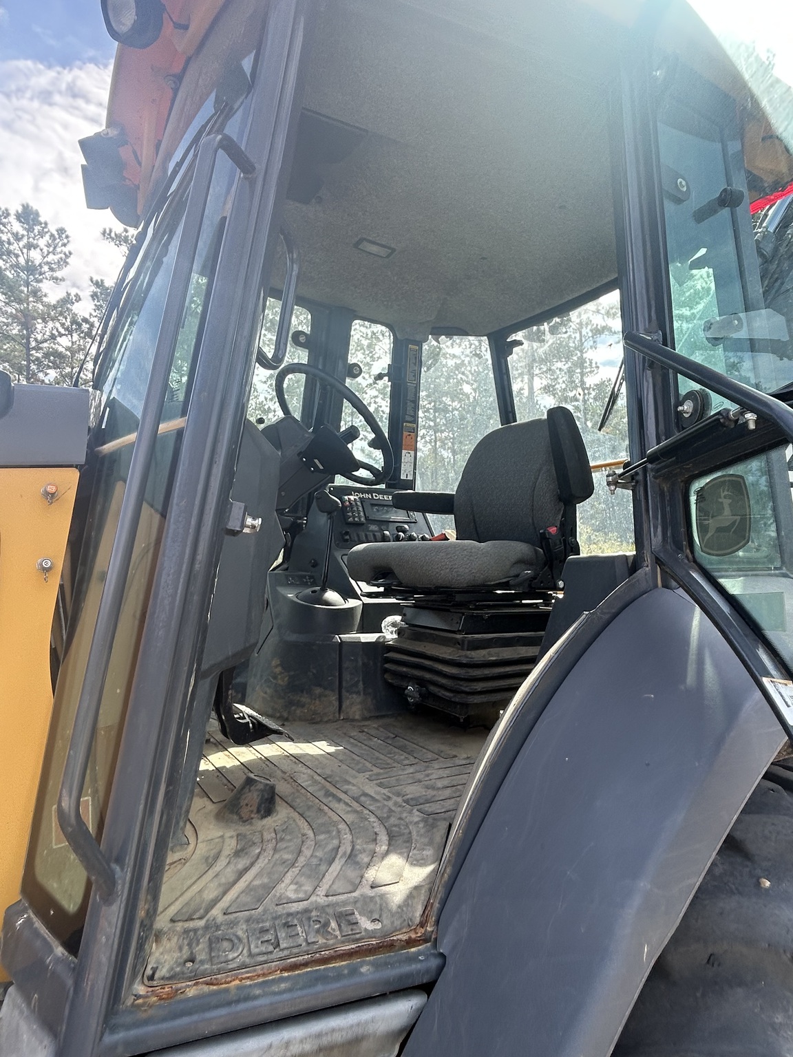 2020 John Deere 410L Image 5