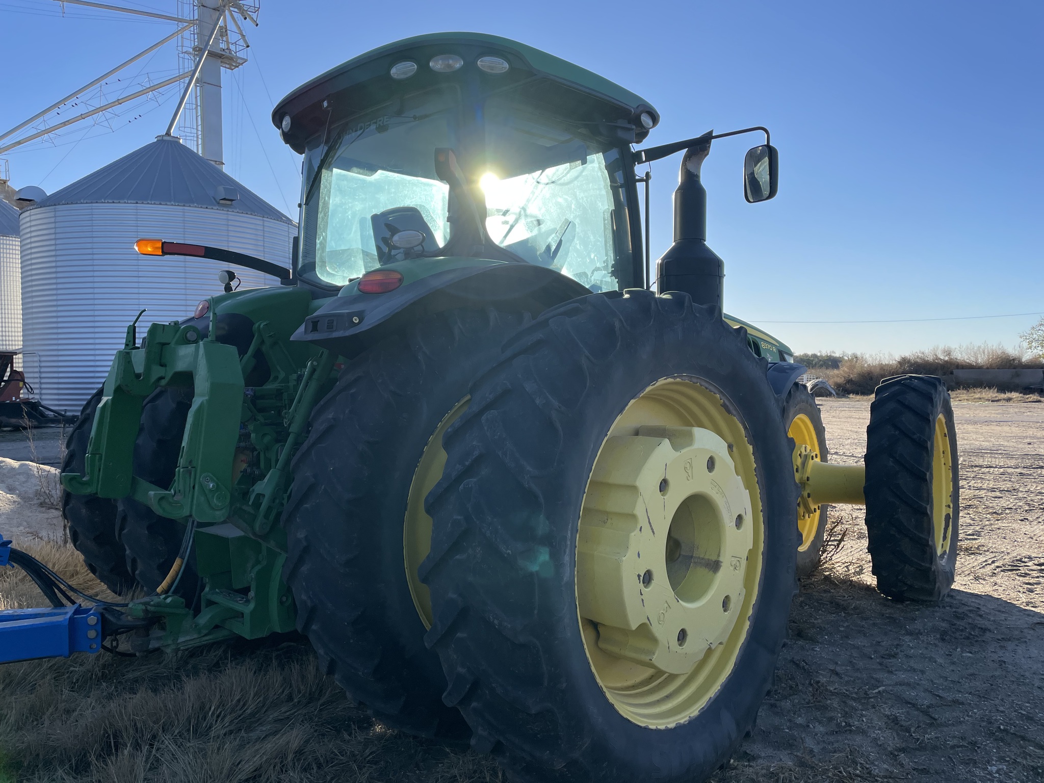 2017 John Deere 8370R Image 8
