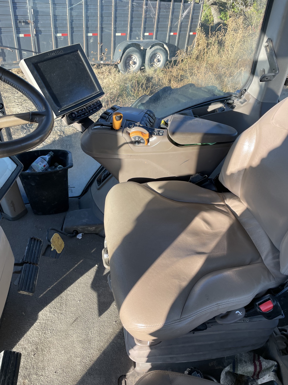 2017 John Deere 8370R Image 9