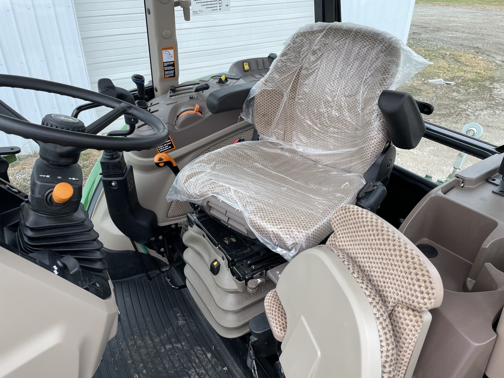 2025 John Deere 6120E Image 8