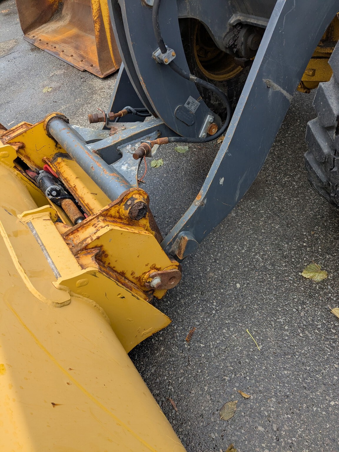 2021 John Deere 304L Image 5