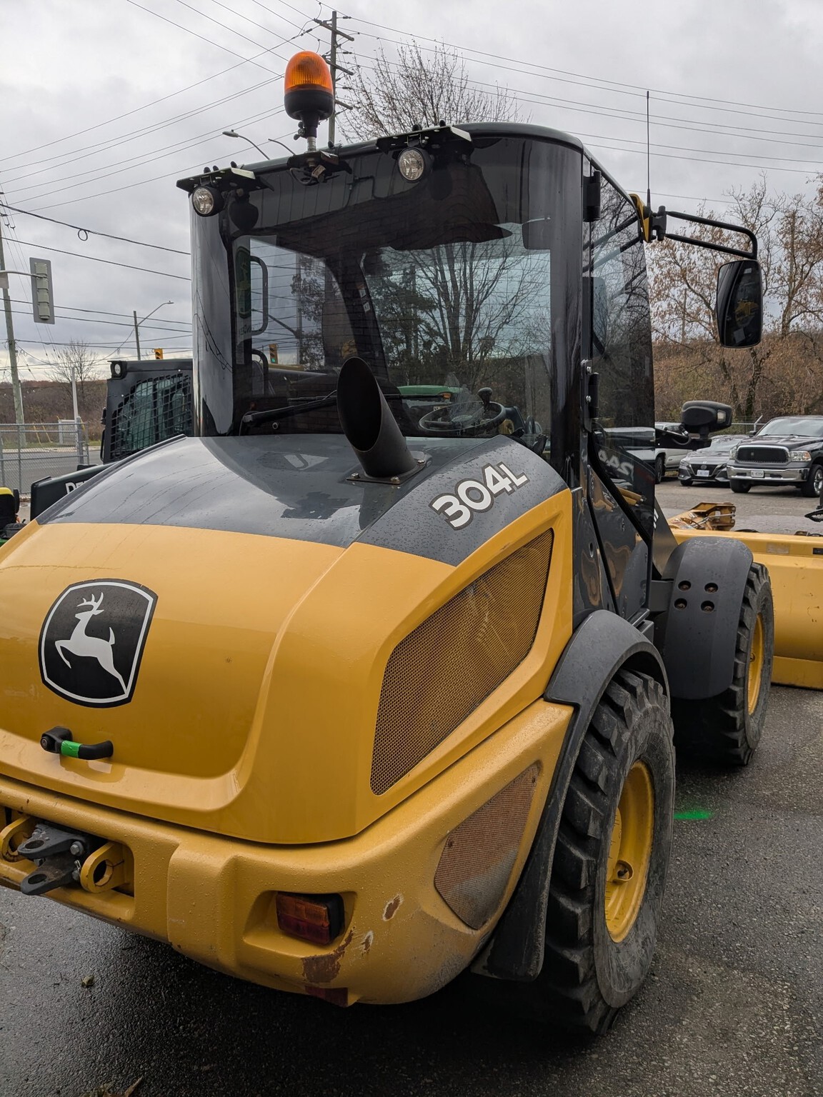 2021 John Deere 304L Image 3