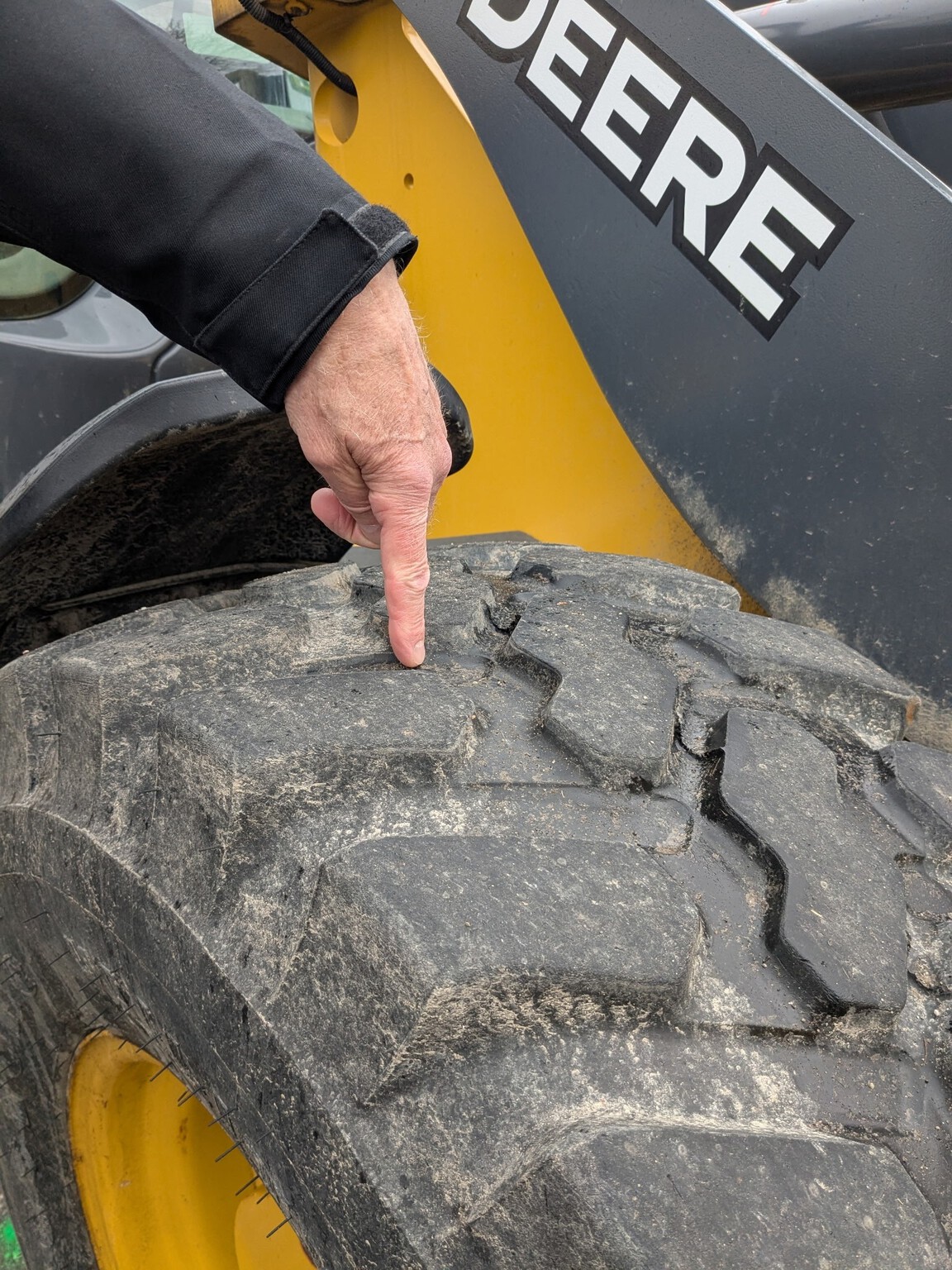 2021 John Deere 304L Image 8