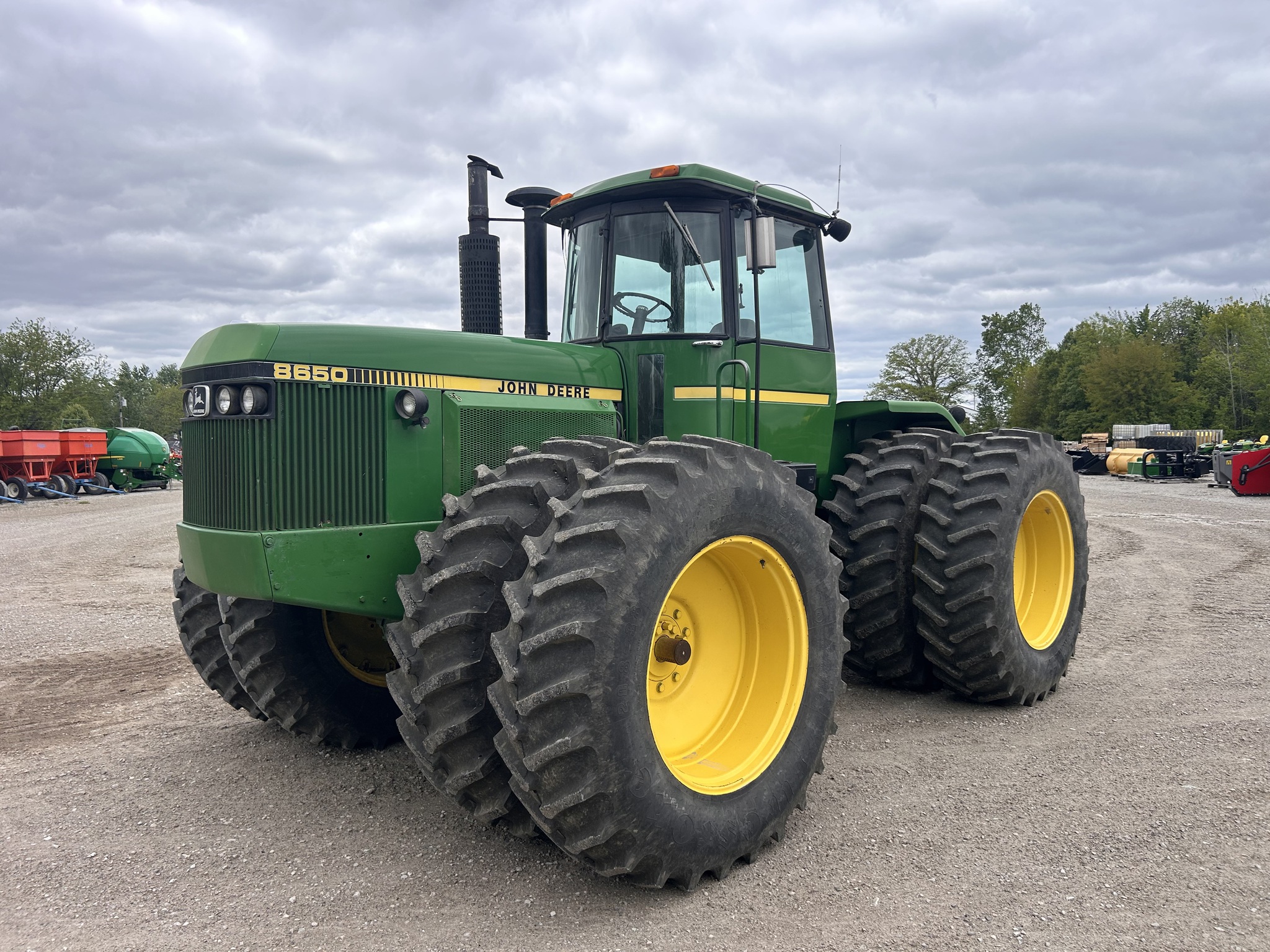 1983 John Deere 8650 Image 3
