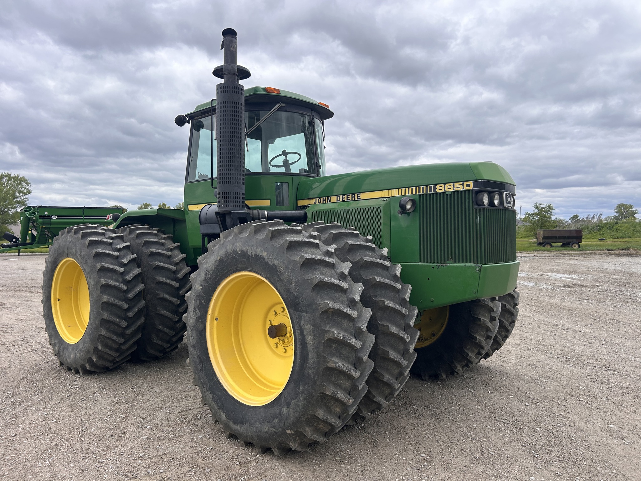 1983 John Deere 8650 Image 1
