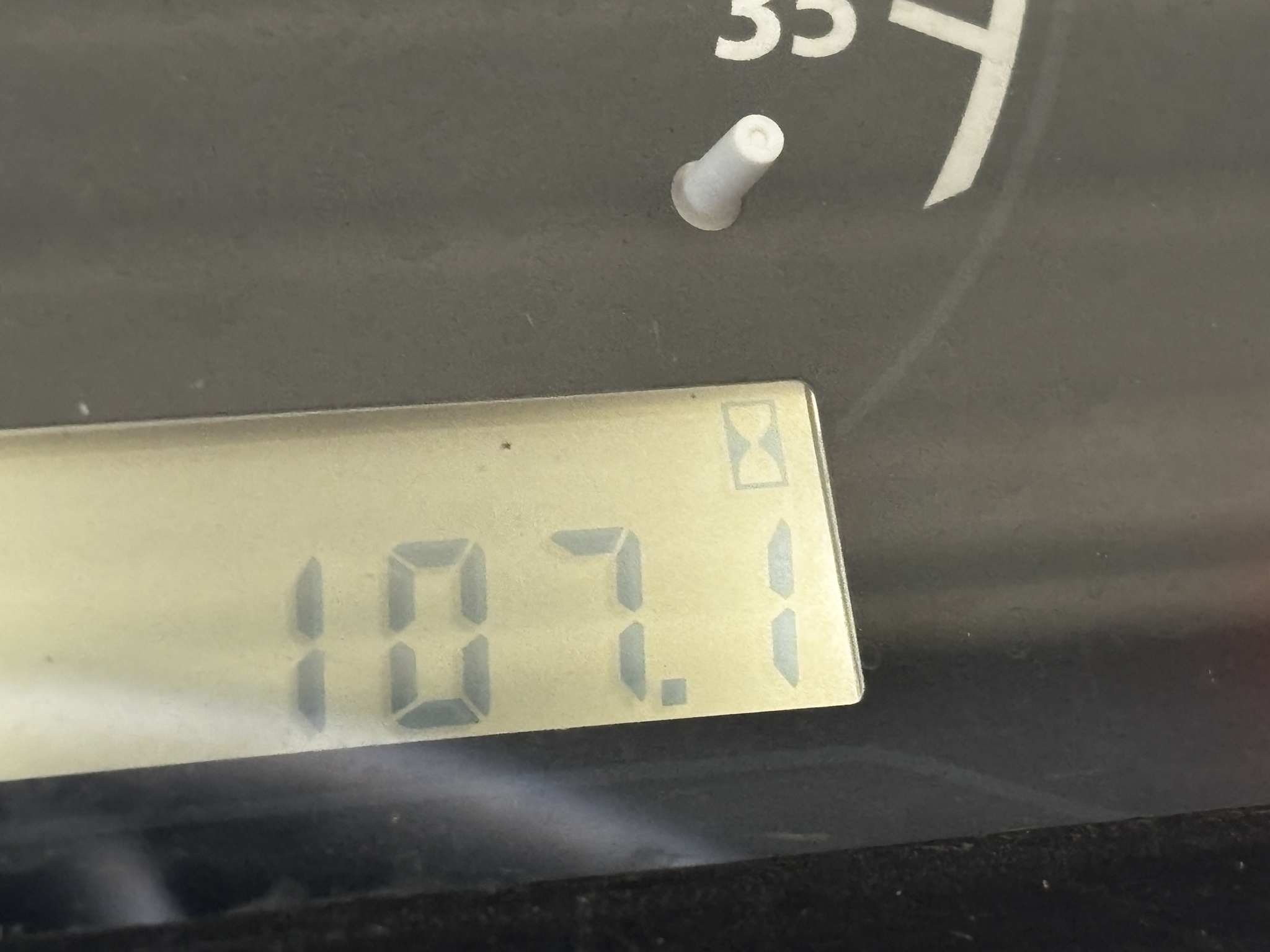 Used 2022 John Deere 2025R Compact Utility Tractors at Koenig Equipment in Richmond, IN - PhotoXL9