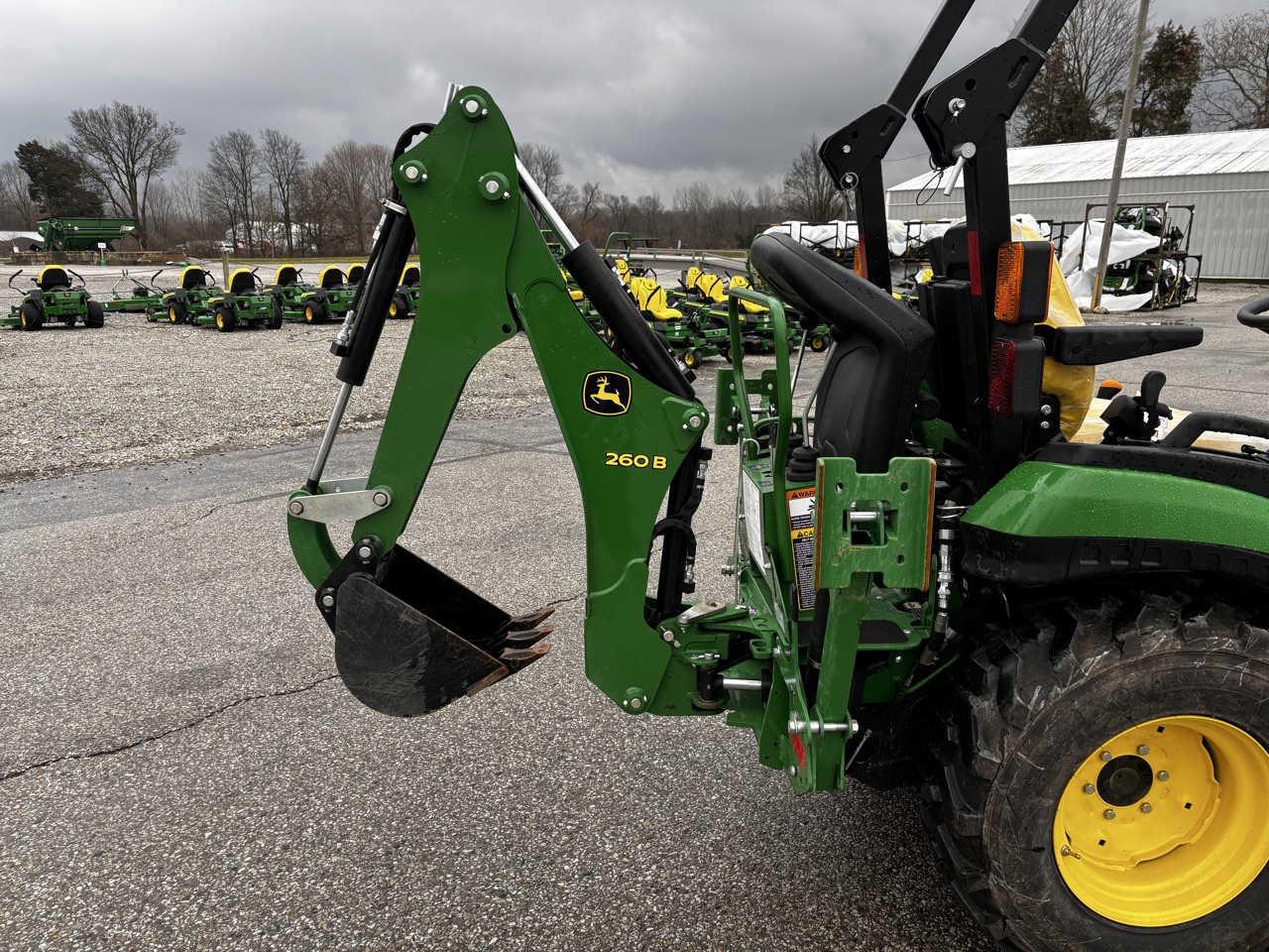 Used 2022 John Deere 2025R Compact Utility Tractors at Koenig Equipment in Richmond, IN - PhotoXL7