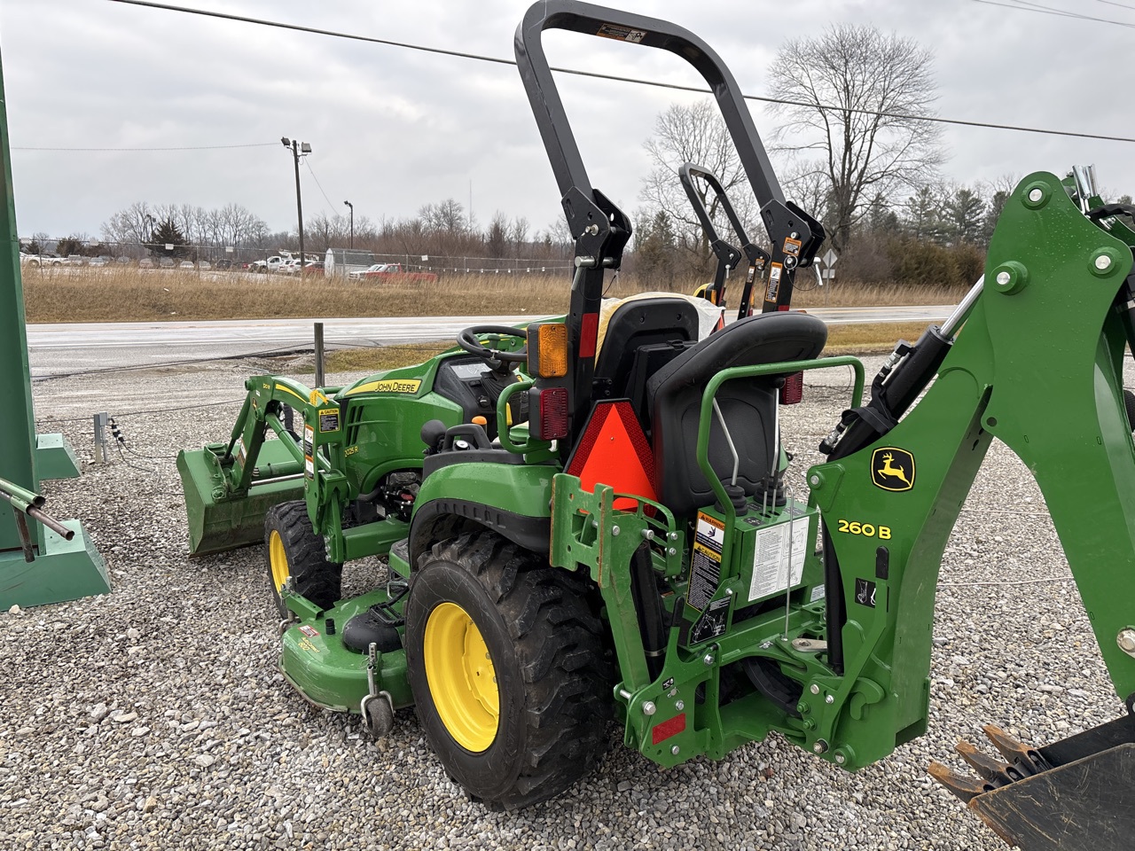 Used 2022 John Deere 2025R Compact Utility Tractors at Koenig Equipment in Richmond, IN - PhotoXL6