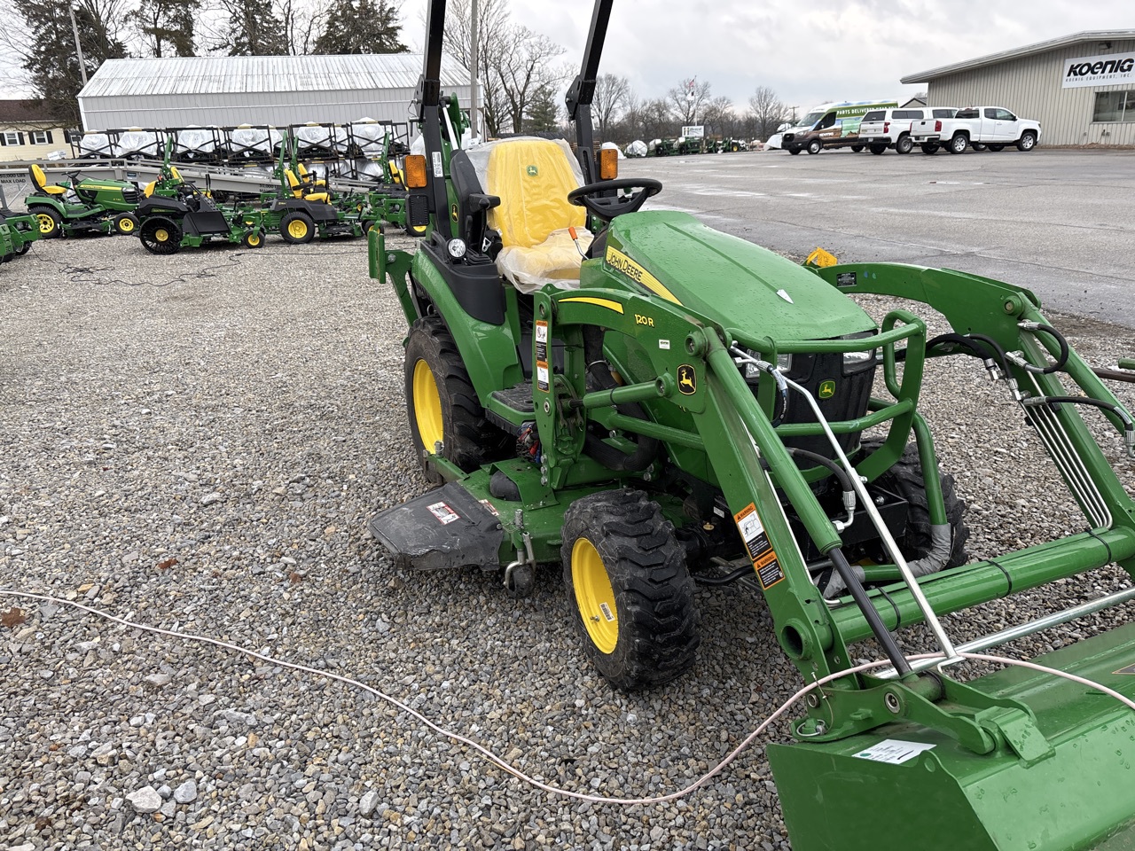 Used 2022 John Deere 2025R Compact Utility Tractors at Koenig Equipment in Richmond, IN - PhotoXL2