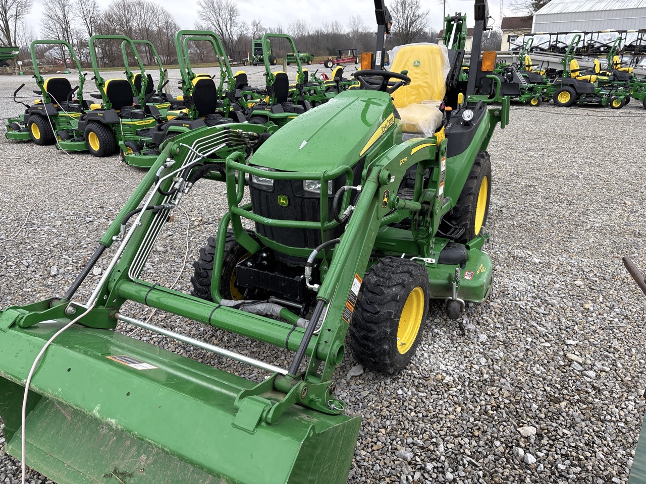 Used 2022 John Deere 2025R Compact Utility Tractors at Koenig Equipment in Richmond, IN - PhotoXL3