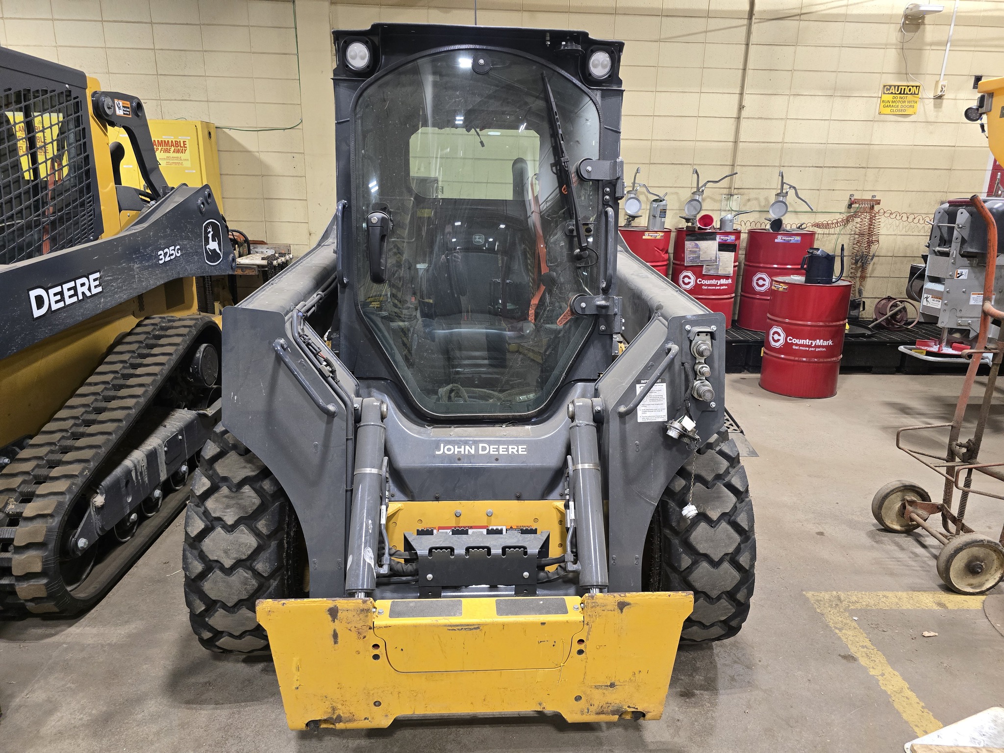 2024 John Deere 324G Image 2