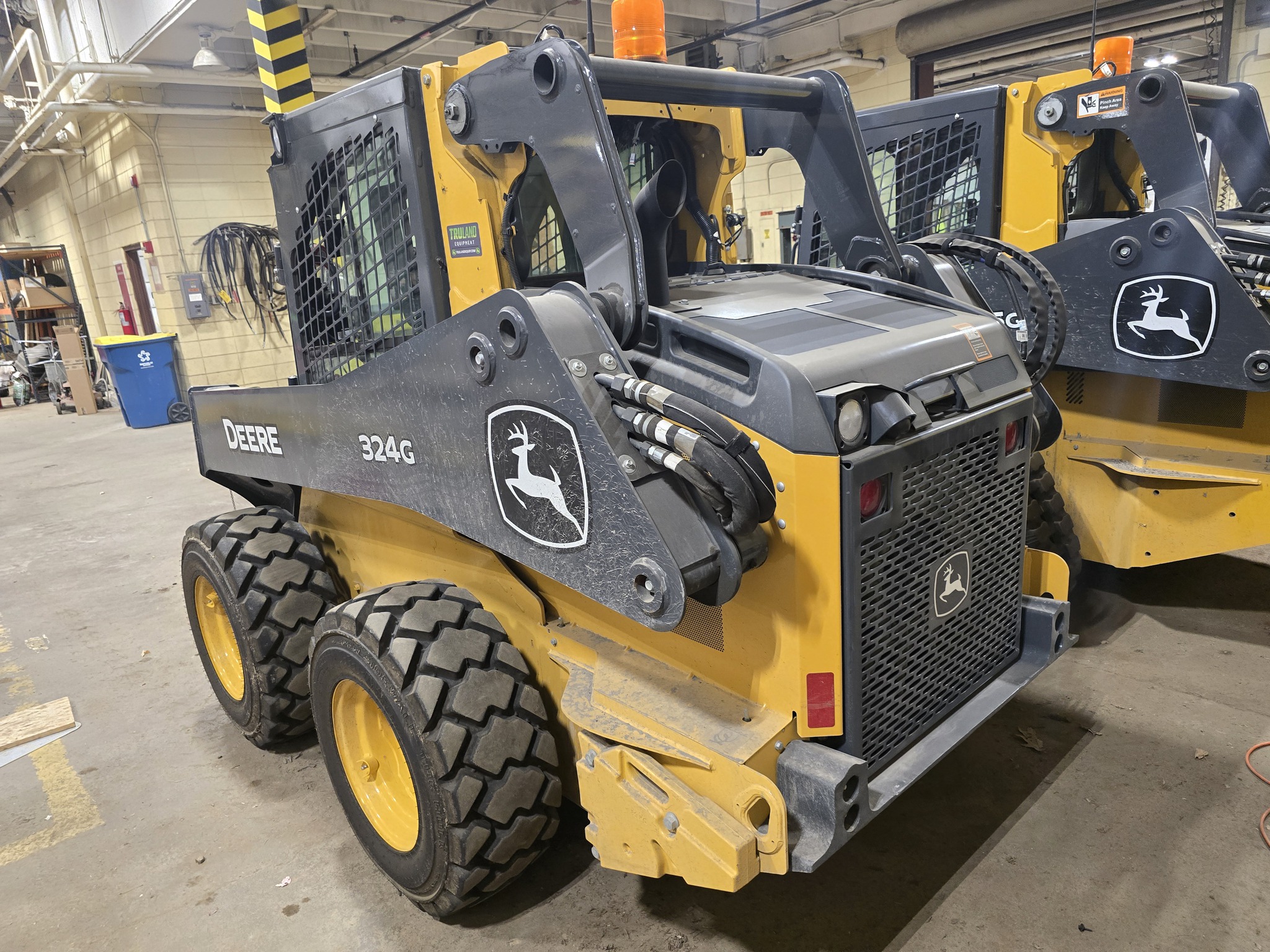 2024 John Deere 324G Image 6