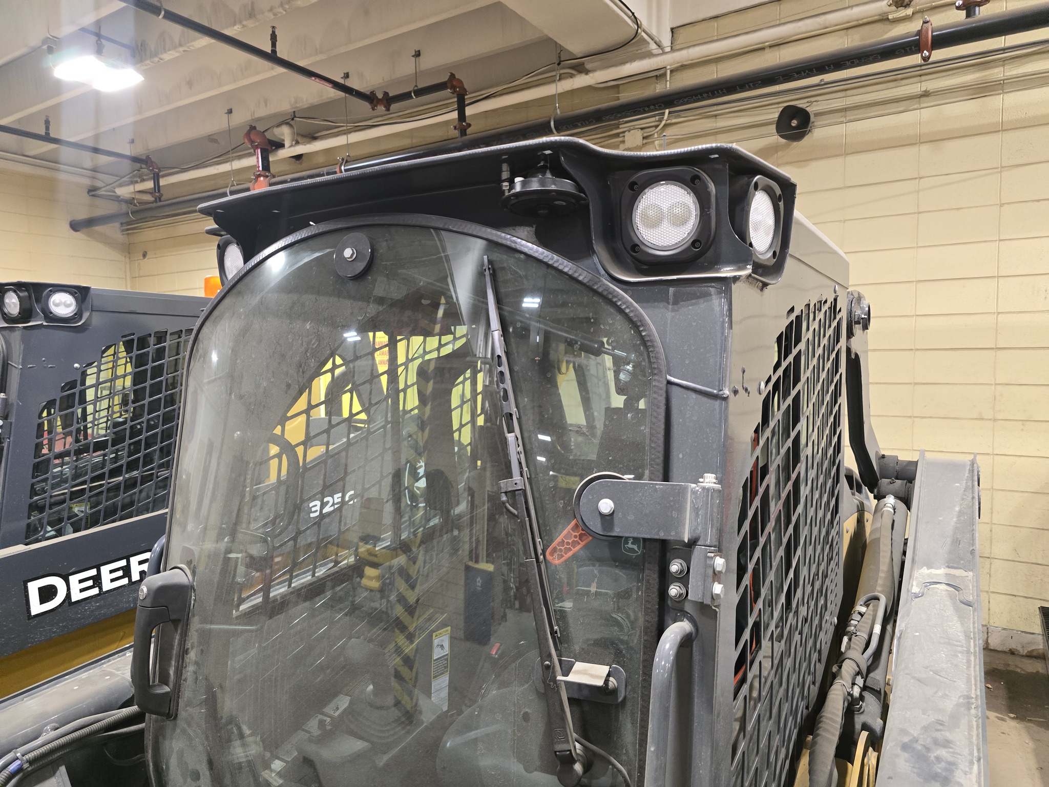 2024 John Deere 324G Image 10