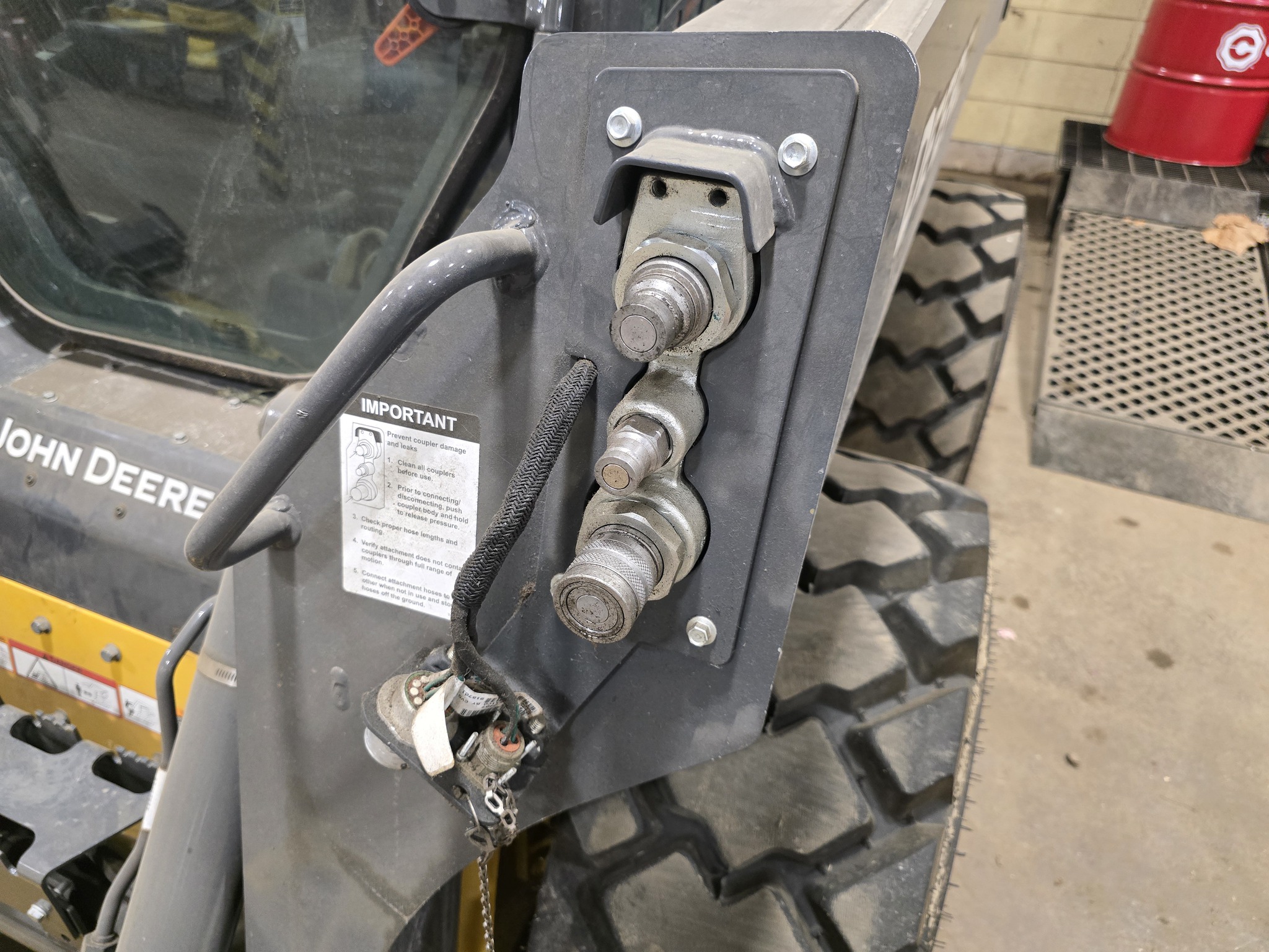 2024 John Deere 324G Image 9