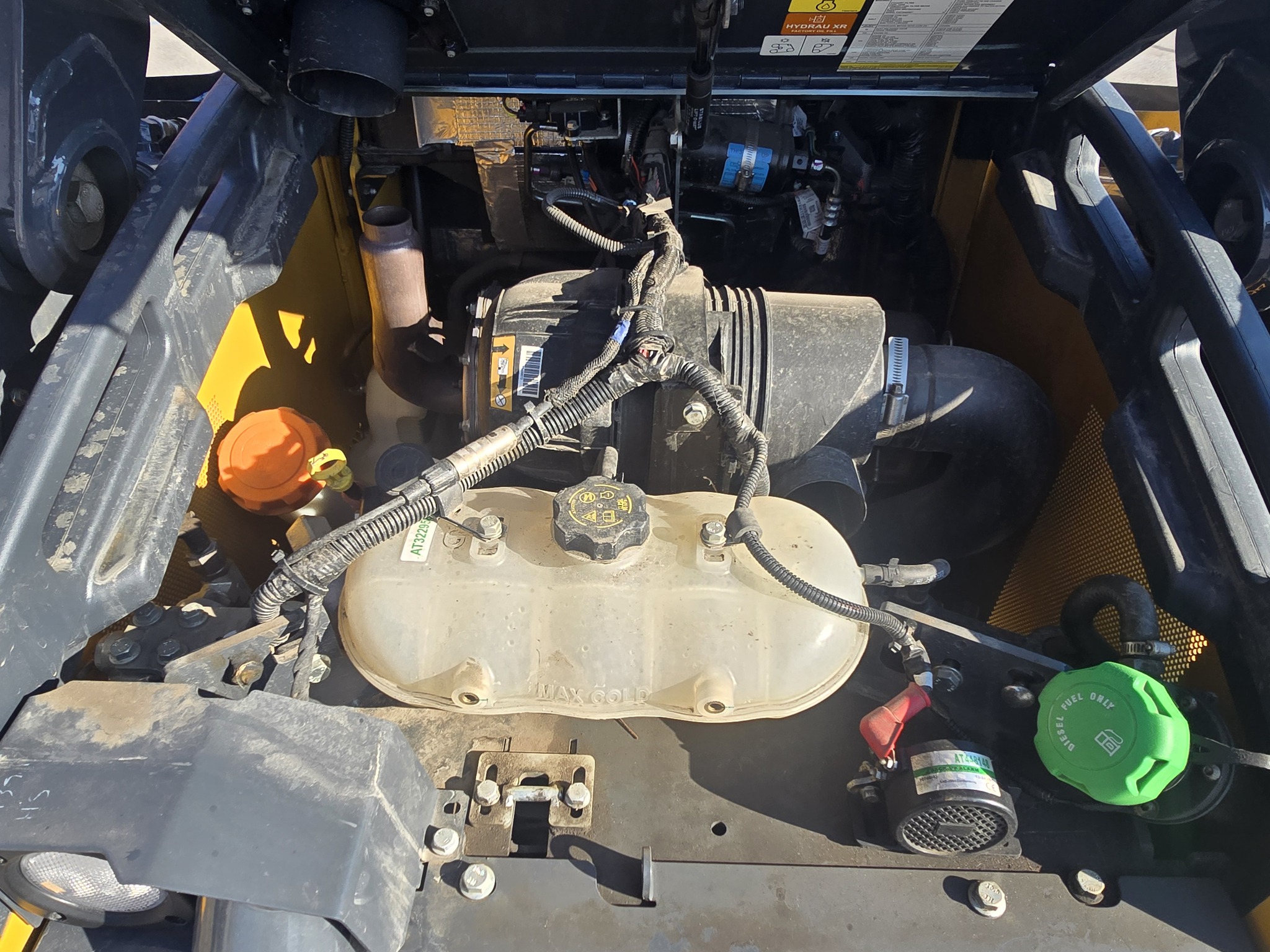 2024 John Deere 324G Image 10