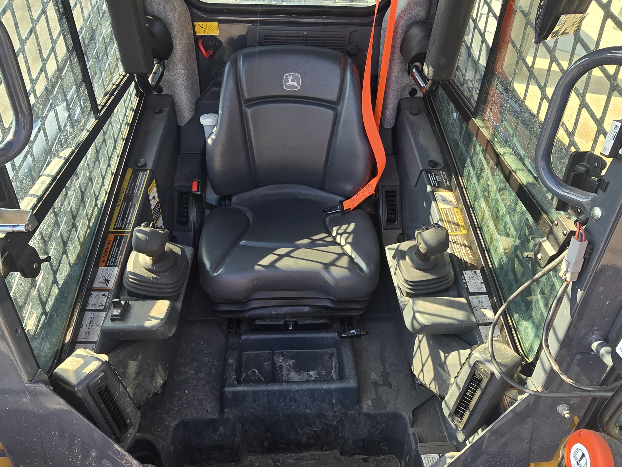 2024 John Deere 324G Image 18