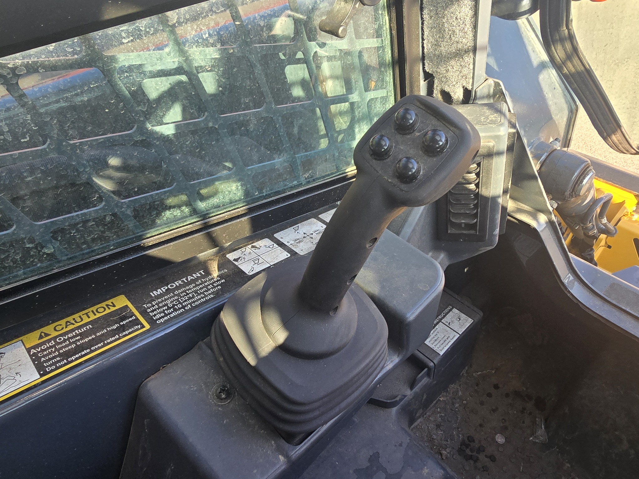 2024 John Deere 324G Image 21