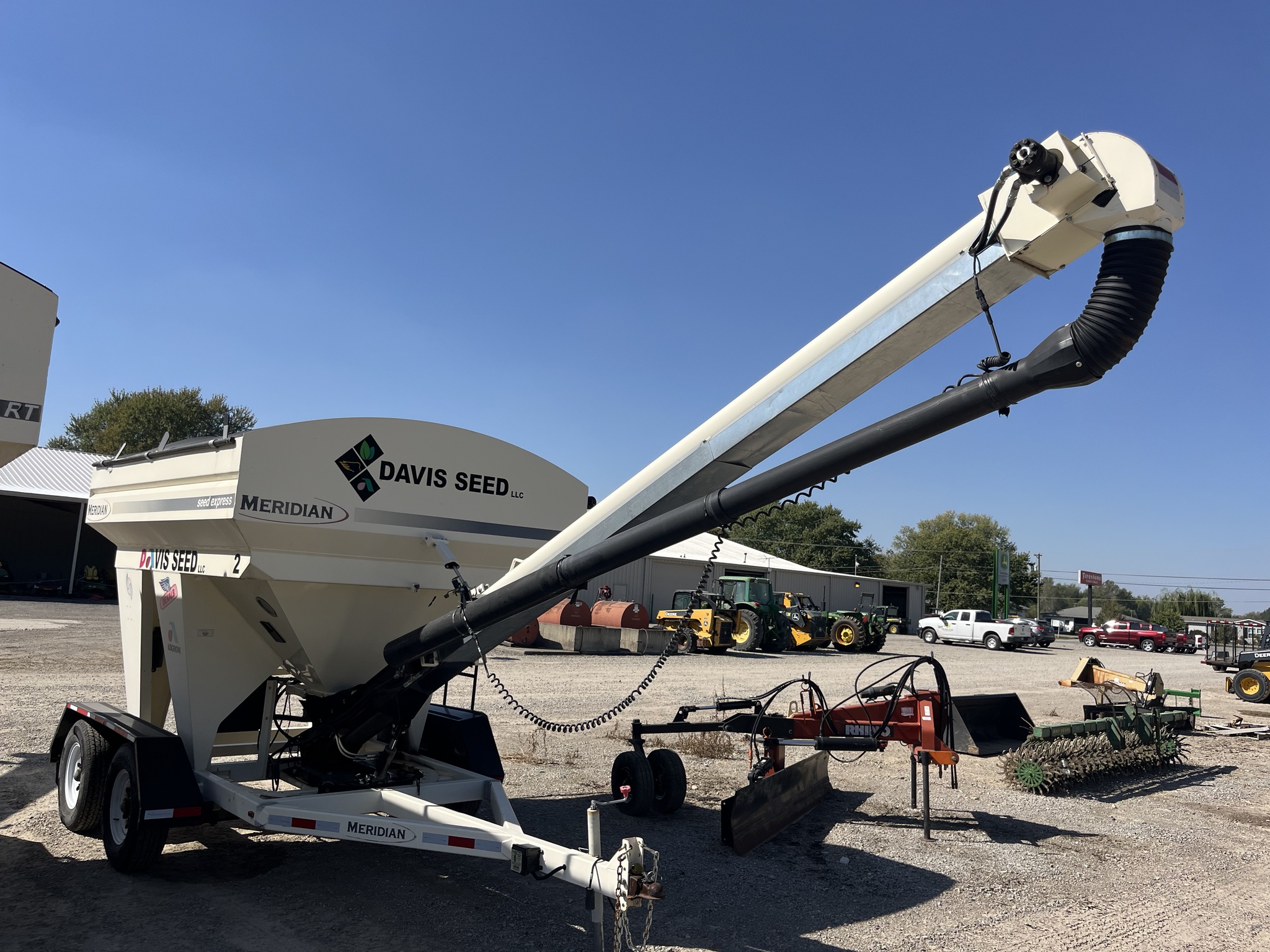 2010 Meridian 240 Image 1