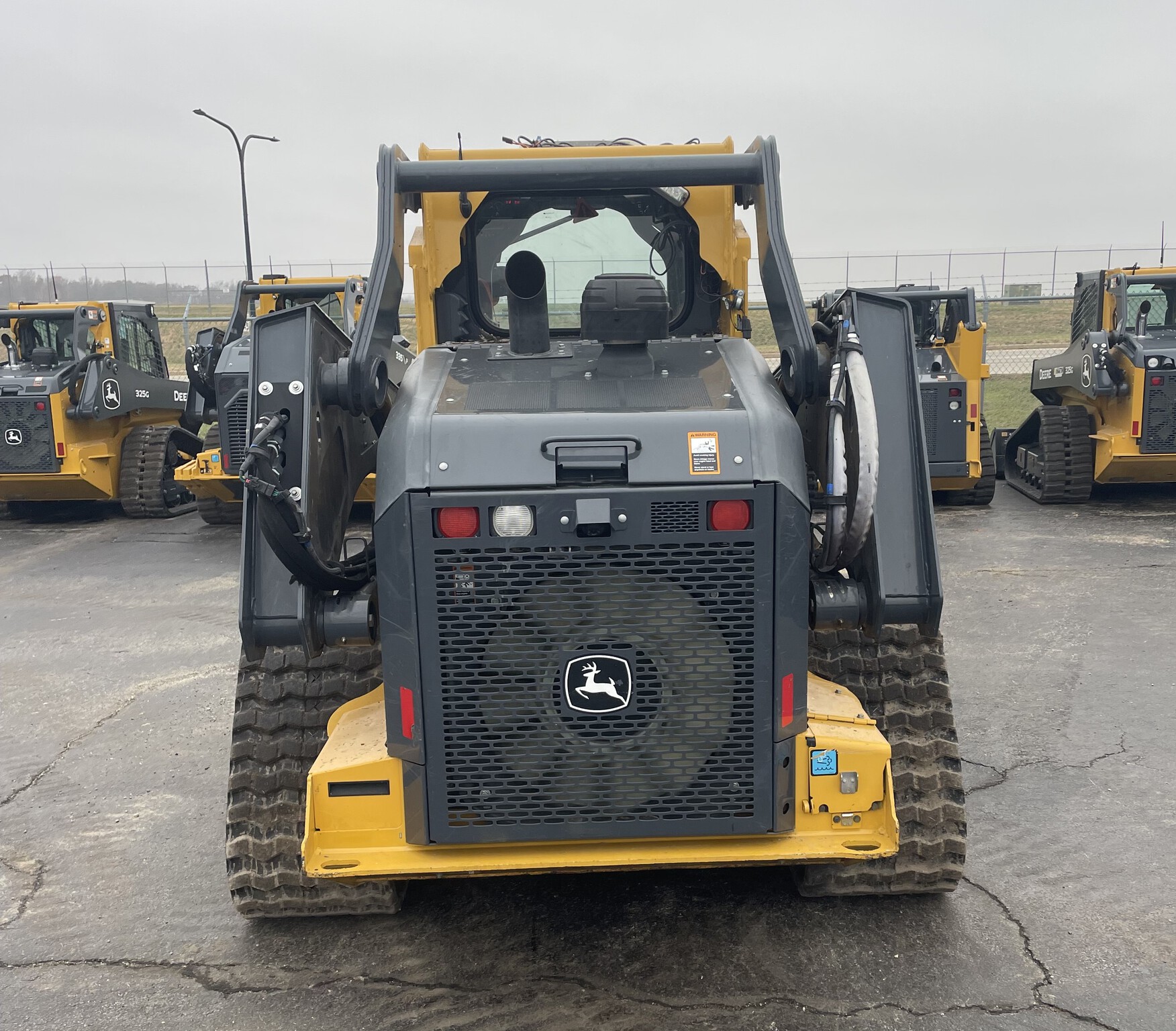 2021 John Deere 331G Image 4