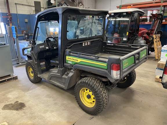 2024 John Deere XUV 835M - Photo2