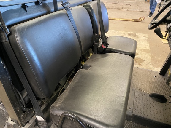 2024 John Deere XUV 835M - Photo6