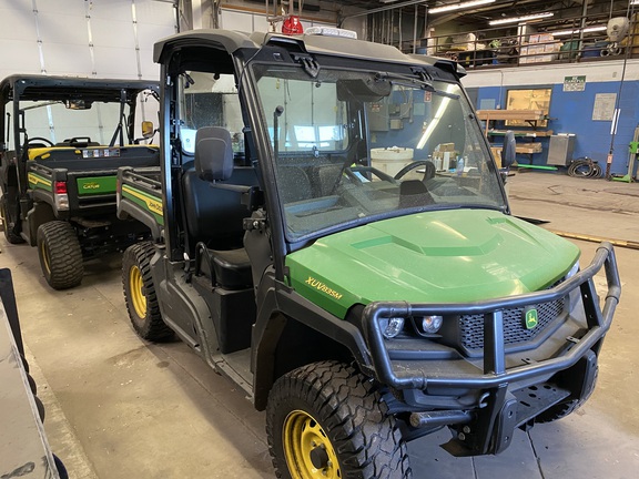 2024 John Deere XUV 835M - Photo5