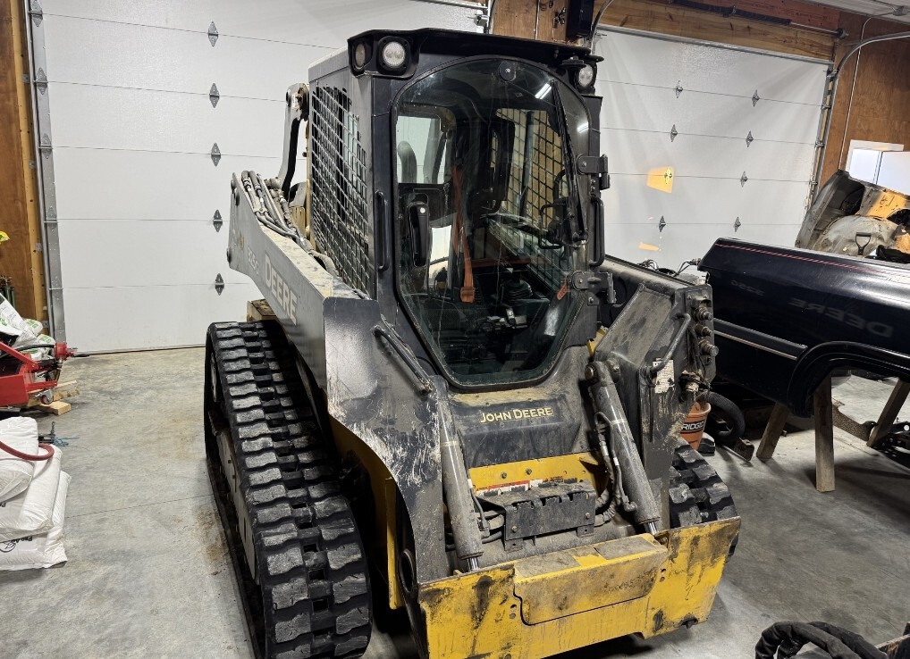 2019 John Deere 325G Image 1