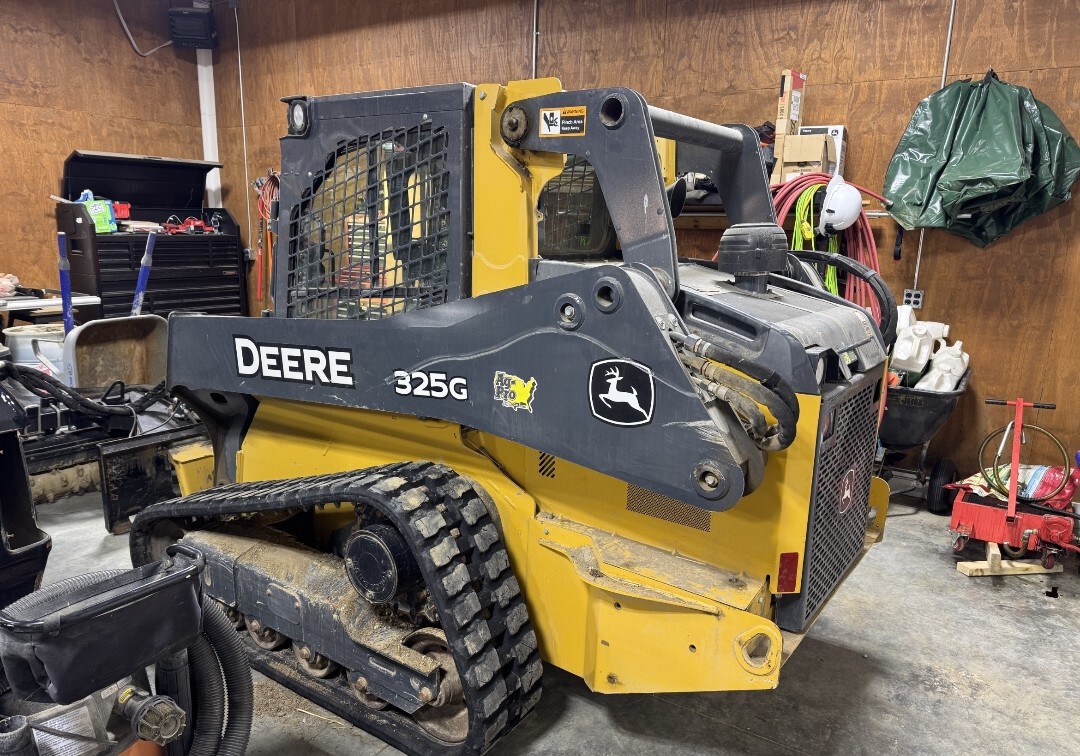 2019 John Deere 325G Image 2