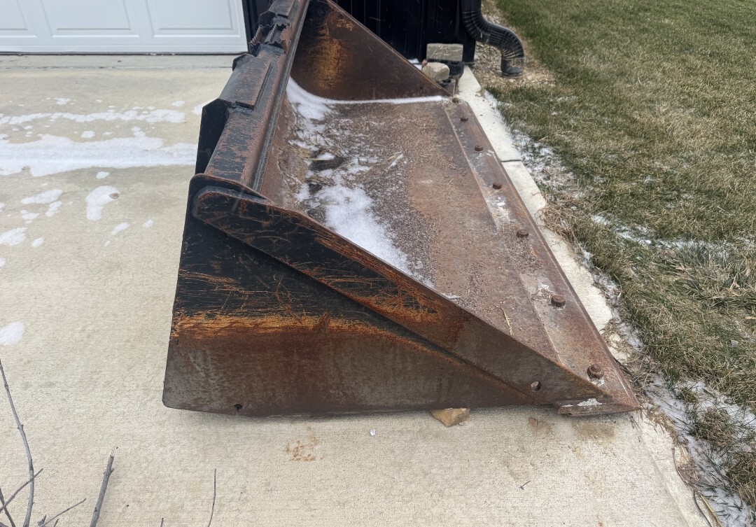 2019 John Deere 325G Image 8