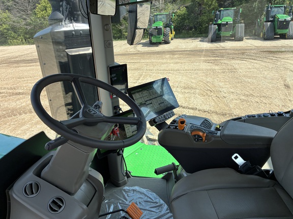 2025 John Deere 9R 640 - Photo44