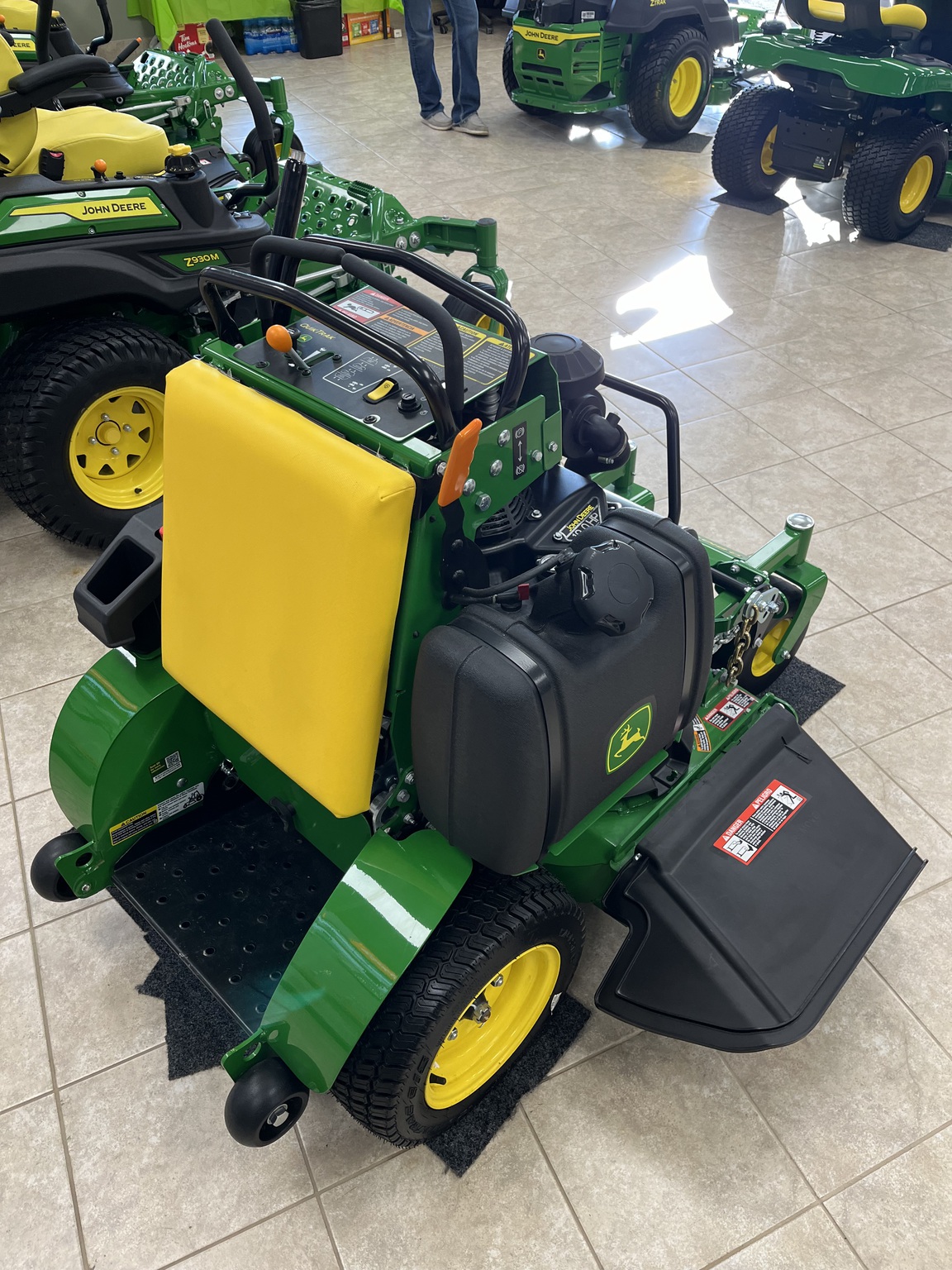 2025 John Deere Q810E Image 3