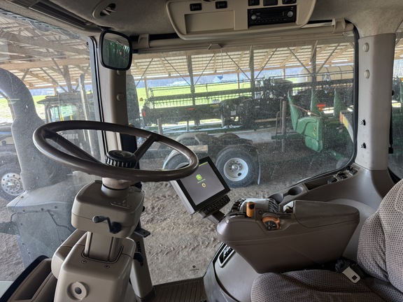 Photo of 2020 John Deere 8320RT