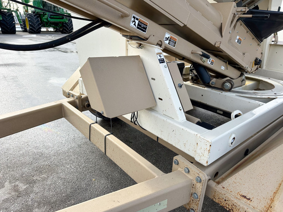 2013 Unverferth 3750XL