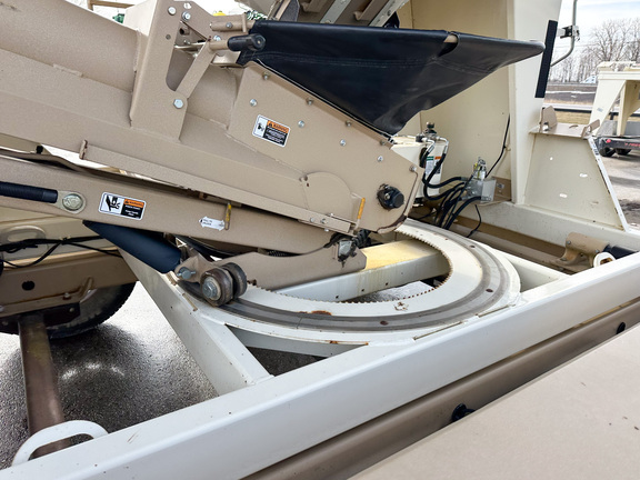 2013 Unverferth 3750XL