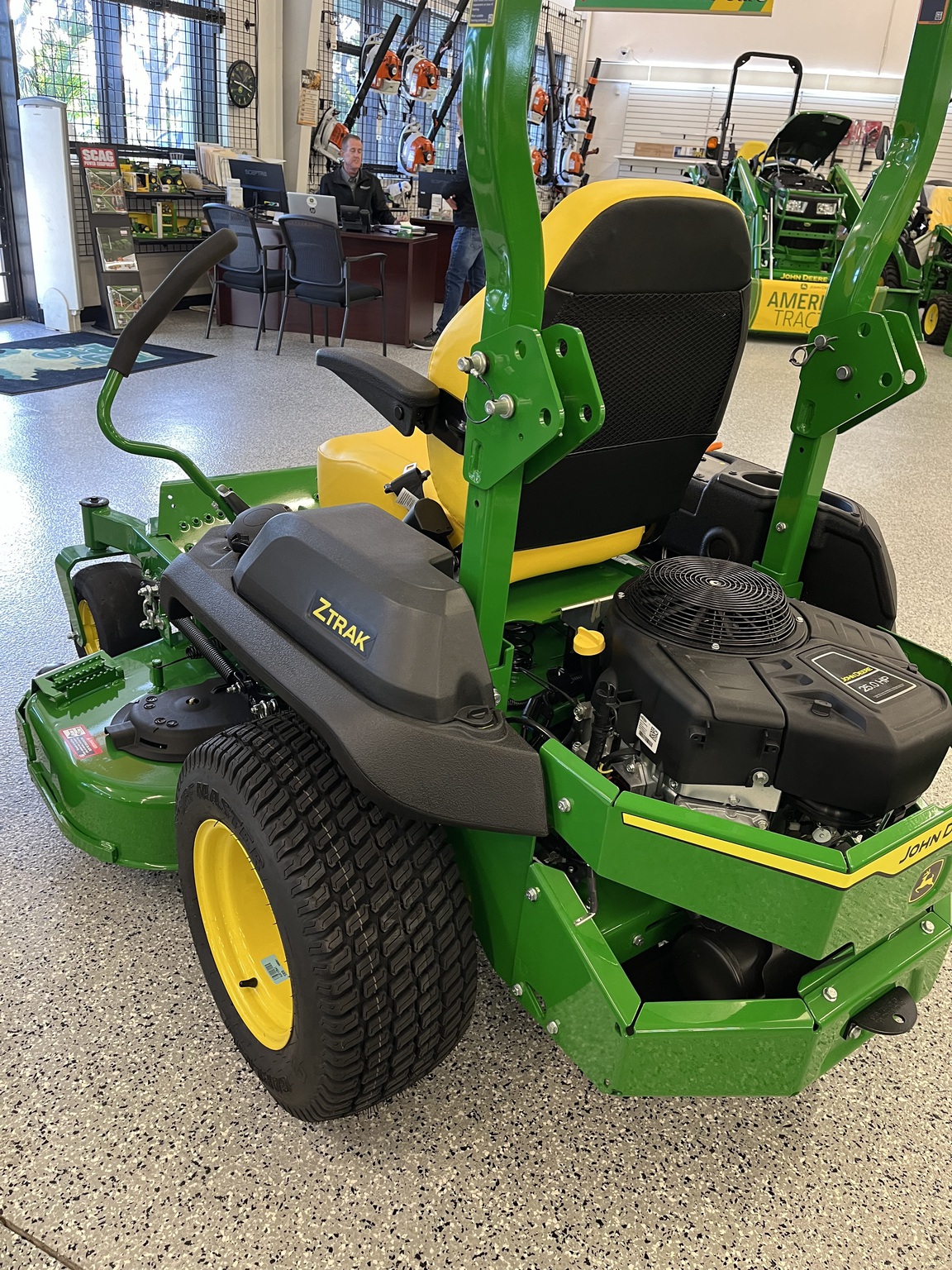 2026 John Deere Z735M Image 3