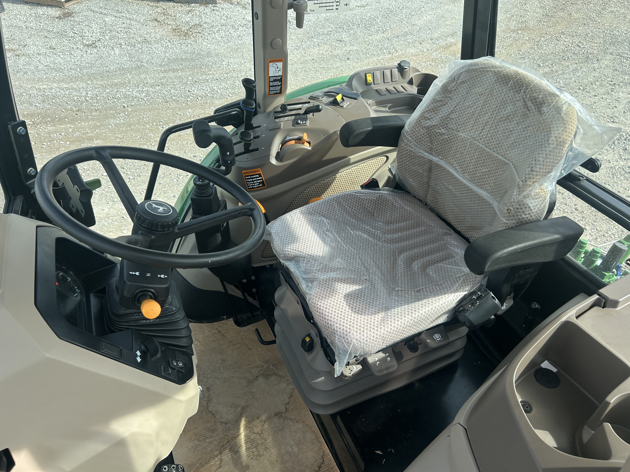  2023 John Deere 6105E at Heritage Tractor in Clinton, MO